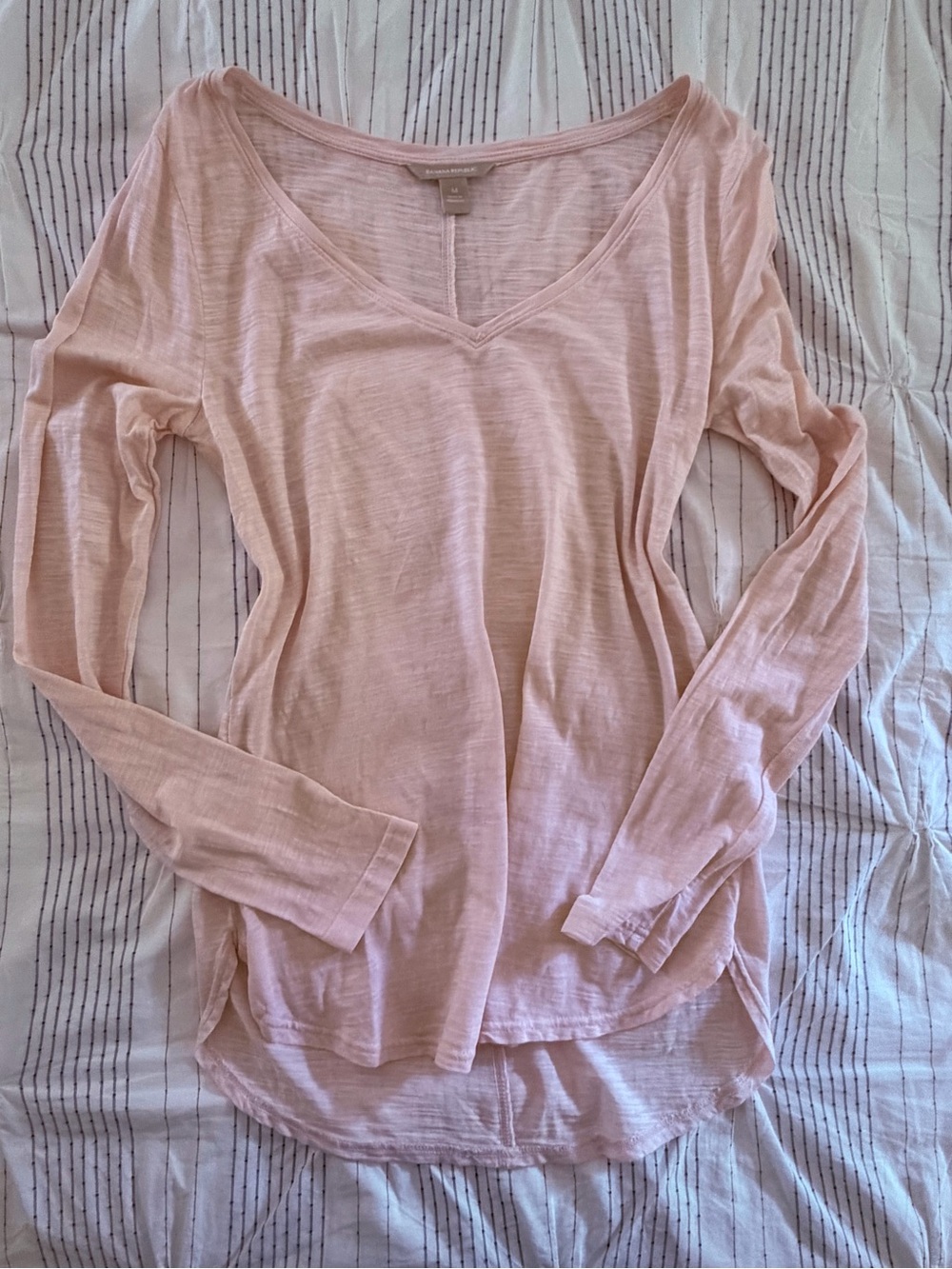 Banana Republic Pale Pink V-Neck Long Sleeve Top